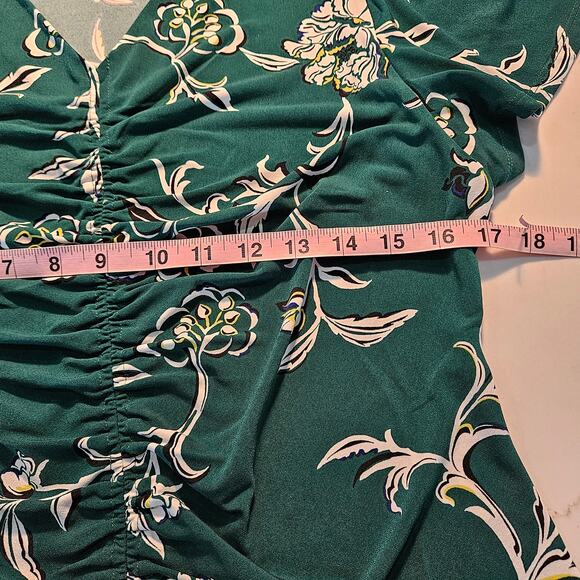 Women's White House Black Market Flair Sleeve Top, Size Med. - Picture 8 of 9